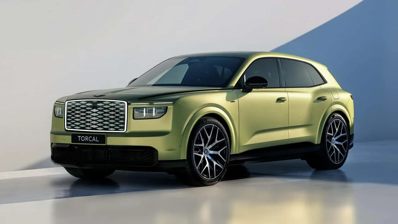 Vuoden 2028 Bentley Torcal -sähkö-SUV kirkkaassa design-varustelussa