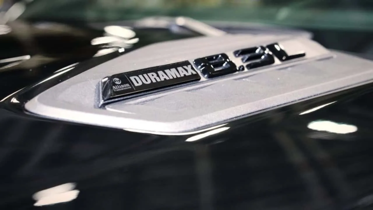 Vuoden 2027 GMC Sierra HD GM:n uudella 8.3-litraisella Duramax Mongoose -dieselillä