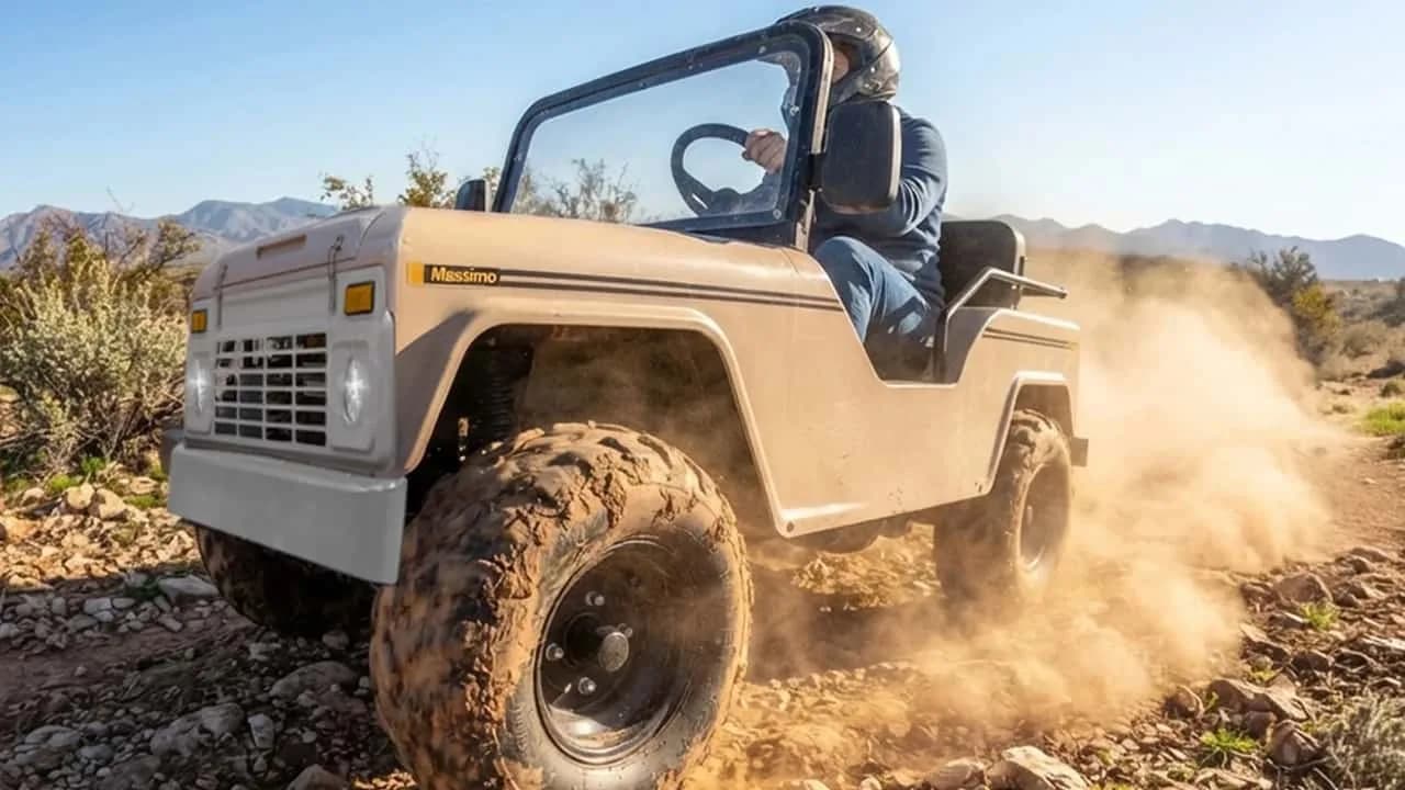 Massimo Mini Truck, retrohenkinen kaksipaikkainen maastogokartti ulkona